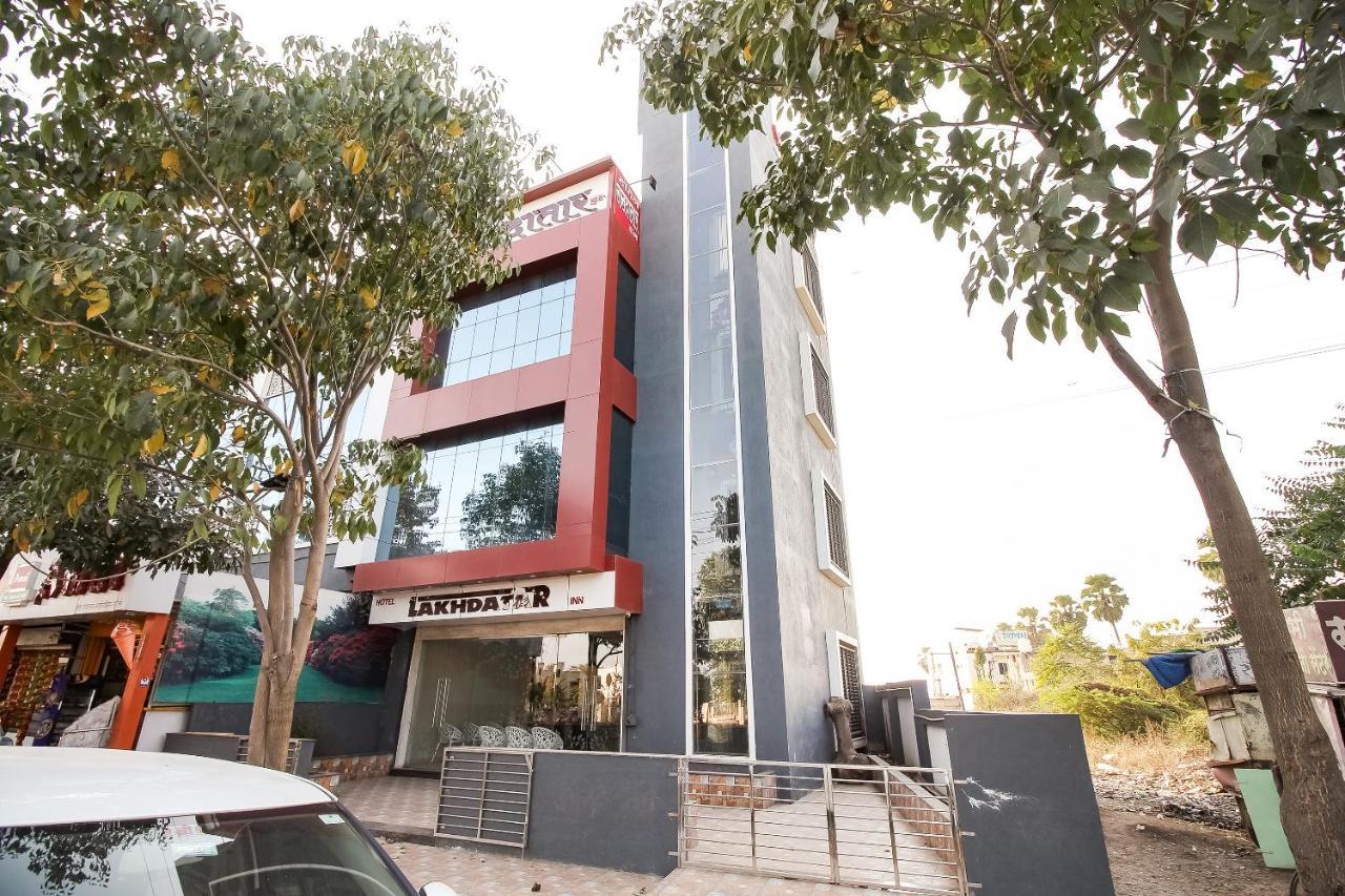 Oyo Flagship 71595 Hotel Lakhdatar Shegaon Esterno foto