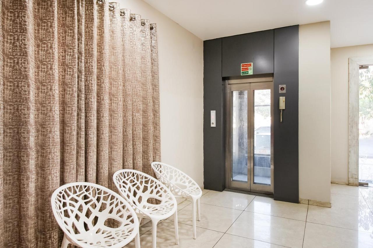 Oyo Flagship 71595 Hotel Lakhdatar Shegaon Esterno foto