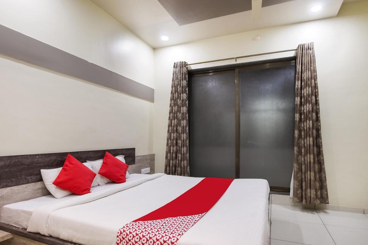 Oyo Flagship 71595 Hotel Lakhdatar Shegaon Esterno foto
